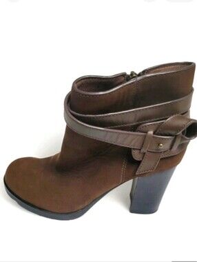 NWT Tommy Bahama Liia Chocolate Brown Suede Leather Ankle Boots Size 6.5B